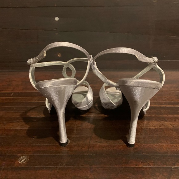 Silver diamond heels - Picture 3 of 3